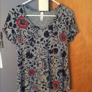 Lularoe classic tee size xs